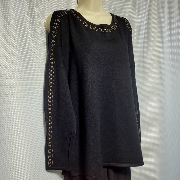 Westport Cold Shoulder Studded Black Knit Pop Over Sweater (XL) - Picture 2 of 11